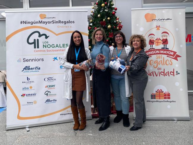Campaña de la Asociación MIMA “Ningún mayor sin regalo” en el Hospital Universitario de Torrejón de Ardoz 