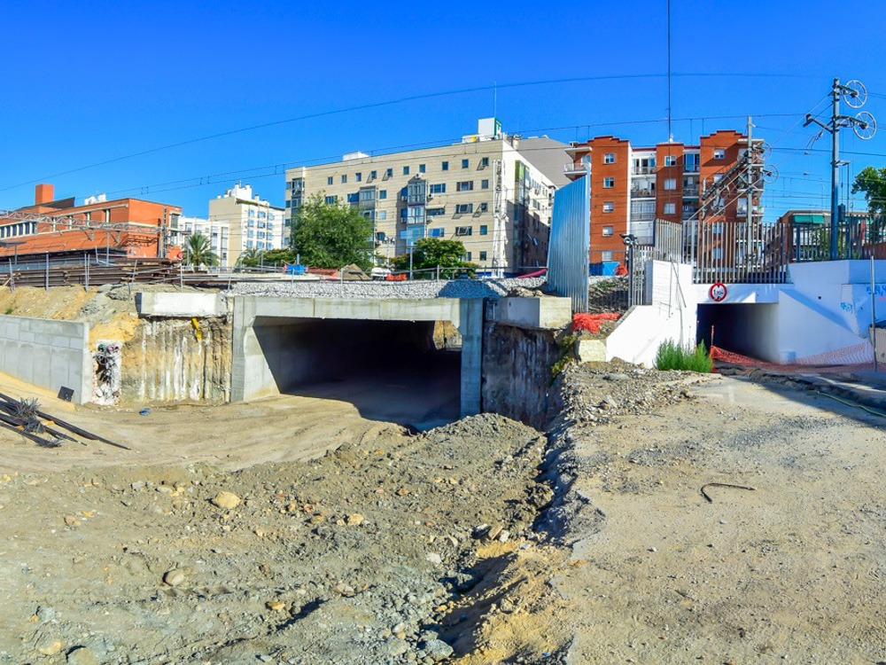 Aspecto actual del nuevo túnel dela calle Enmedio bajo las vías del tren en Torrejón de Ardoz