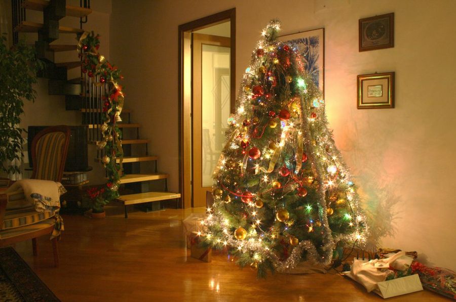 Consejos y recomendaciones para evitar que los adornos navideños provoquen incendios en viviendas 
