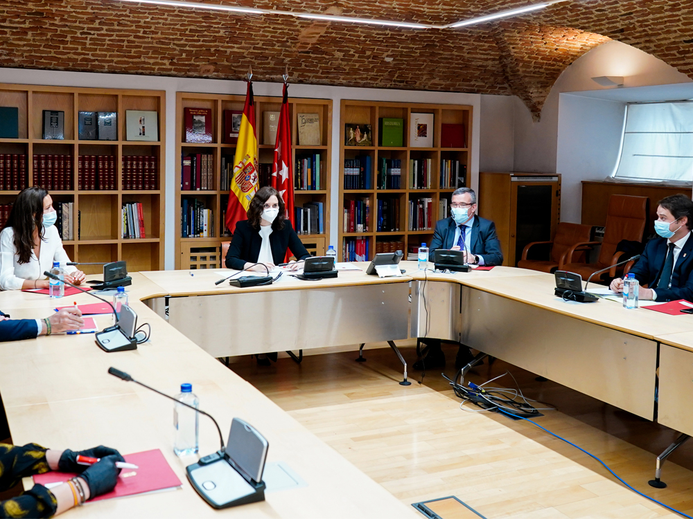 El alcalde de Torrejón de Ardoz, como vicepresidente de la Federación de Municipios de Madrid, se reúne con la presidenta regional para abordar la situación del coronavirus en los municipios de la región