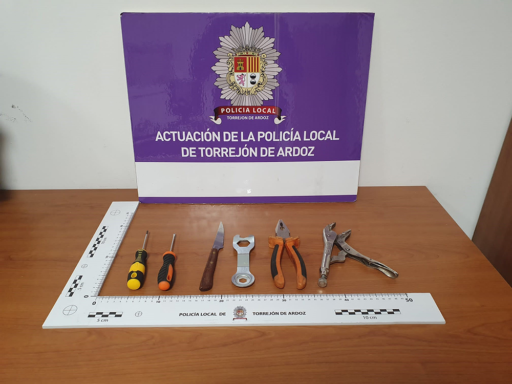 El dispositivo de la Policía Local contra robos en establecimientos logra, gracias a dos intervenciones, la detención e identificación de varios individuos sospechosos de robos con fuerza