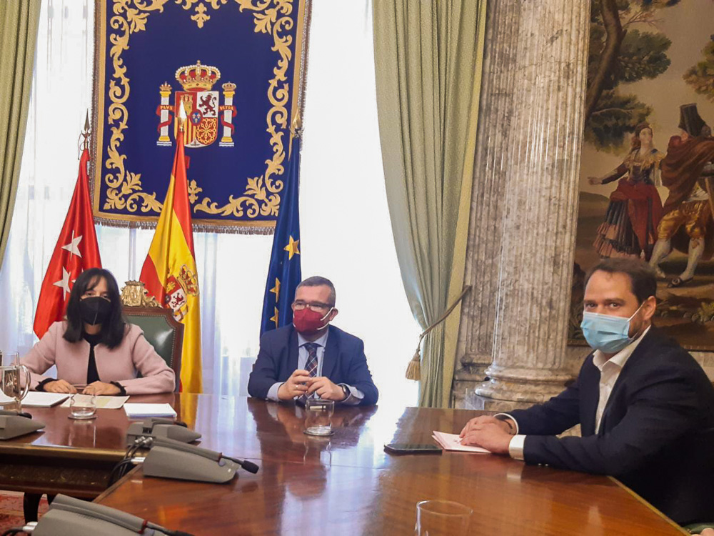 Reunión con la nueva delegada del Gobierno en Madrid 