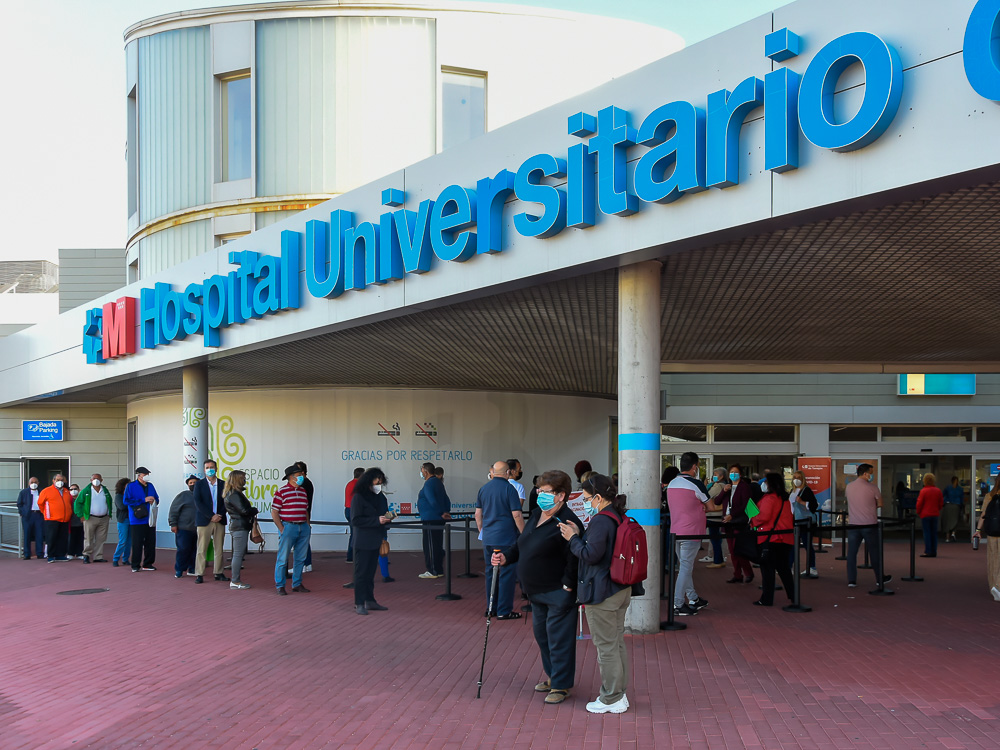 El Hospital Universitario de Torrejón continúa con la vacunación masiva frente a la Covid-19 a los torrejoneros entre 50 y 59 años