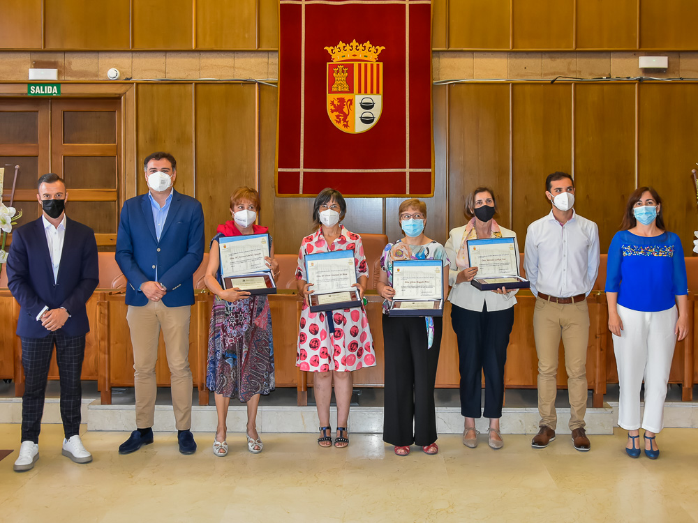 El Ayuntamiento de Torrejón rinde un homenaje a 5 profesoras de la ciudad que se jubilan a lo largo de este curso escolar
