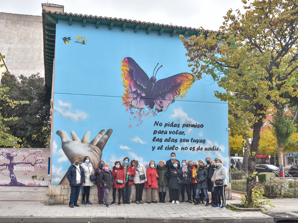 Mural “Mujer vuela libre” de la Asociación de Mujeres Viudas de Torrejón de Ardoz