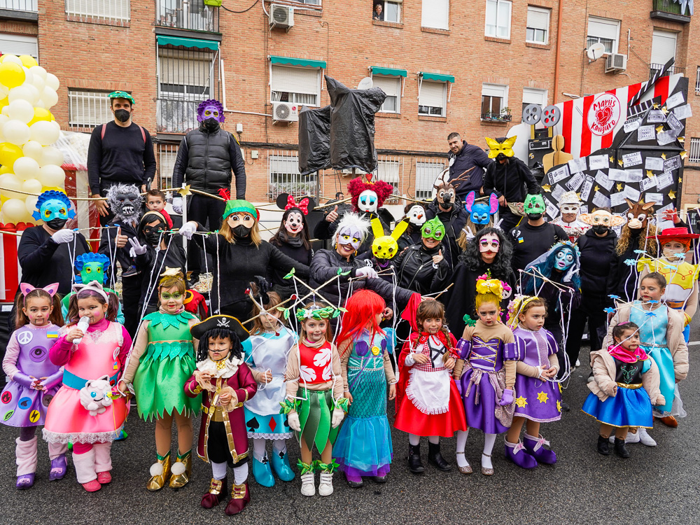 Carnavales 2022 - Cuarto Premio Grandes Grupos: Mamis Kanguro - Marionetas de película