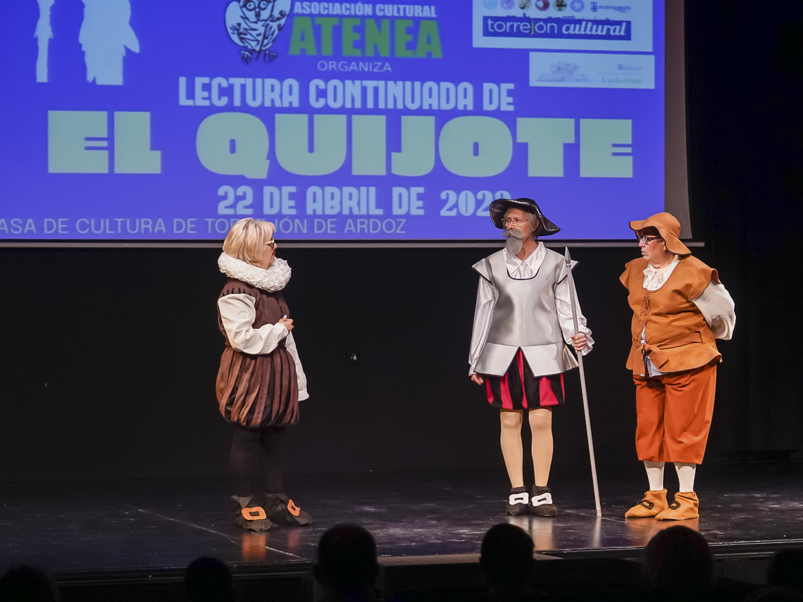 Torrejón de Ardoz rinde homenaje a Miguel de Cervantes y celebra el Día Mundial del Libro con la tradicional lectura de “El Quijote” organizada por la Asociación Cultural Atenea 