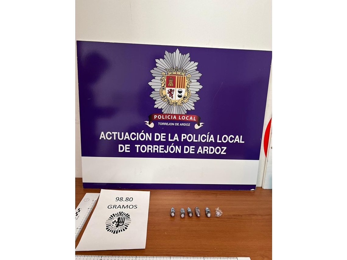 La Policía Local de Torrejón de Ardoz continúa luchando contra el tráfico de drogas y, en las últimas semanas, ha detenido a 5 personas acusadas de este delito 