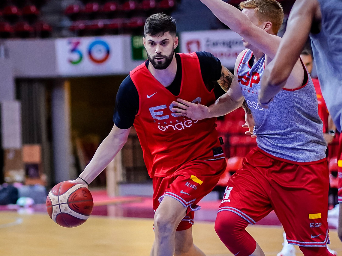 El torrejonero Santiago Yusta, entre los 15 convocados por Sergio Scariolo para disputar con la selección española de baloncesto los tres próximos partidos de la 1ª fase de clasificación para el mundial de 2023
