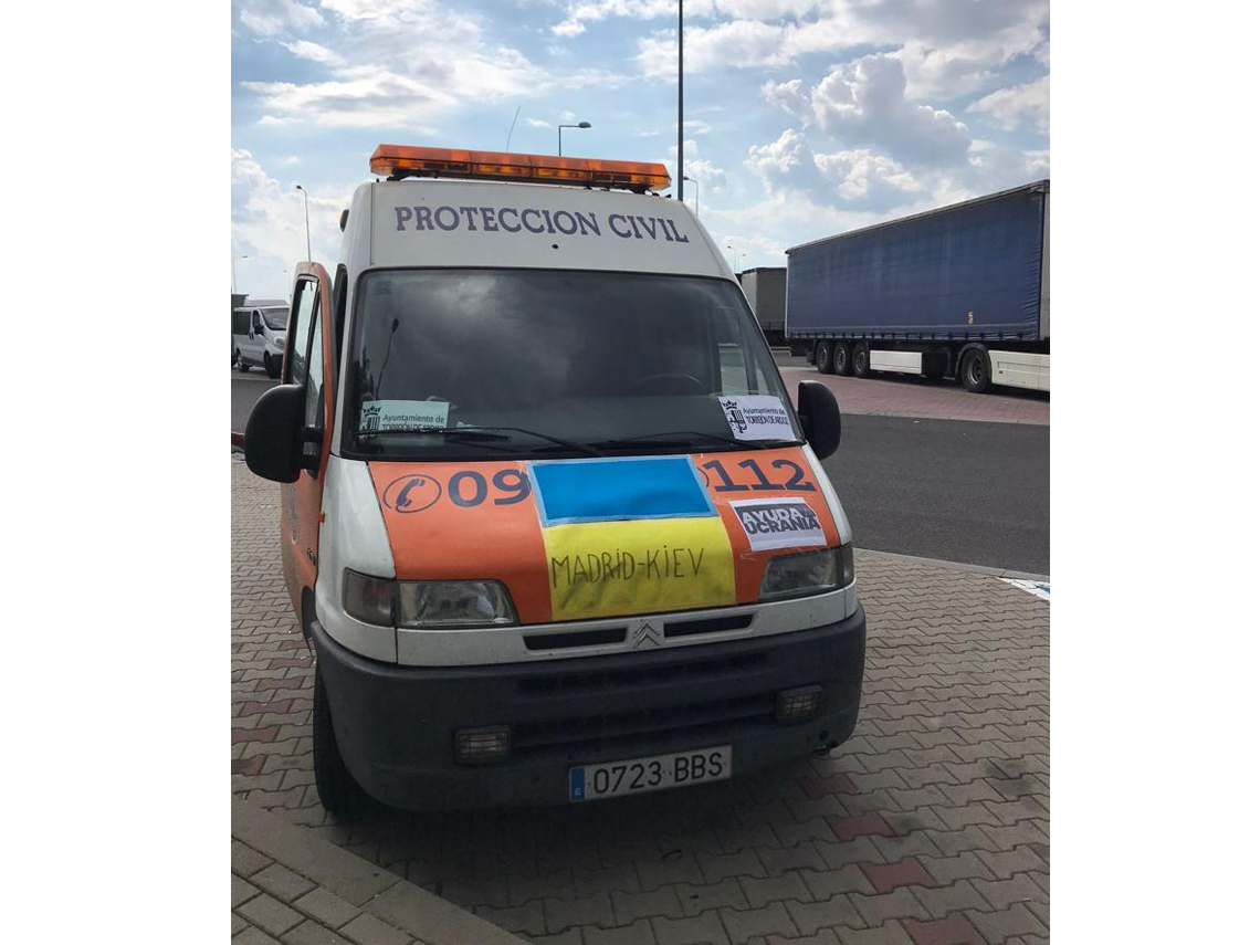 La antigua ambulancia de Protección Civil ya está dando servicio en Ucrania a la población civil, tras ser donada por el Ayuntamiento de Torrejón de Ardoz