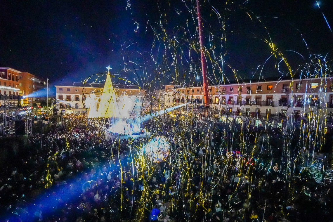 Gran Cabalgata de Reyes de Luz 2023 - Espectáculo aéreo Grupo Puja!