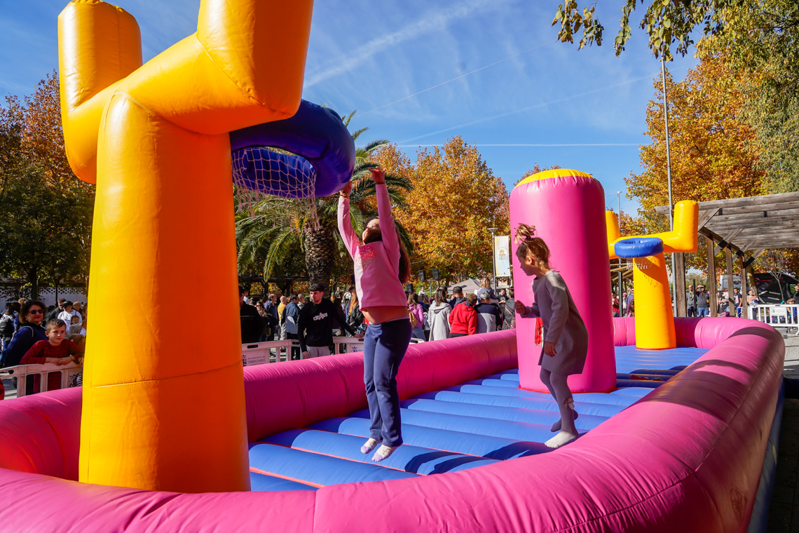 Gran afluencia de familias en las divertidas actividades celebradas con motivo del Día Mundial de la Infancia 