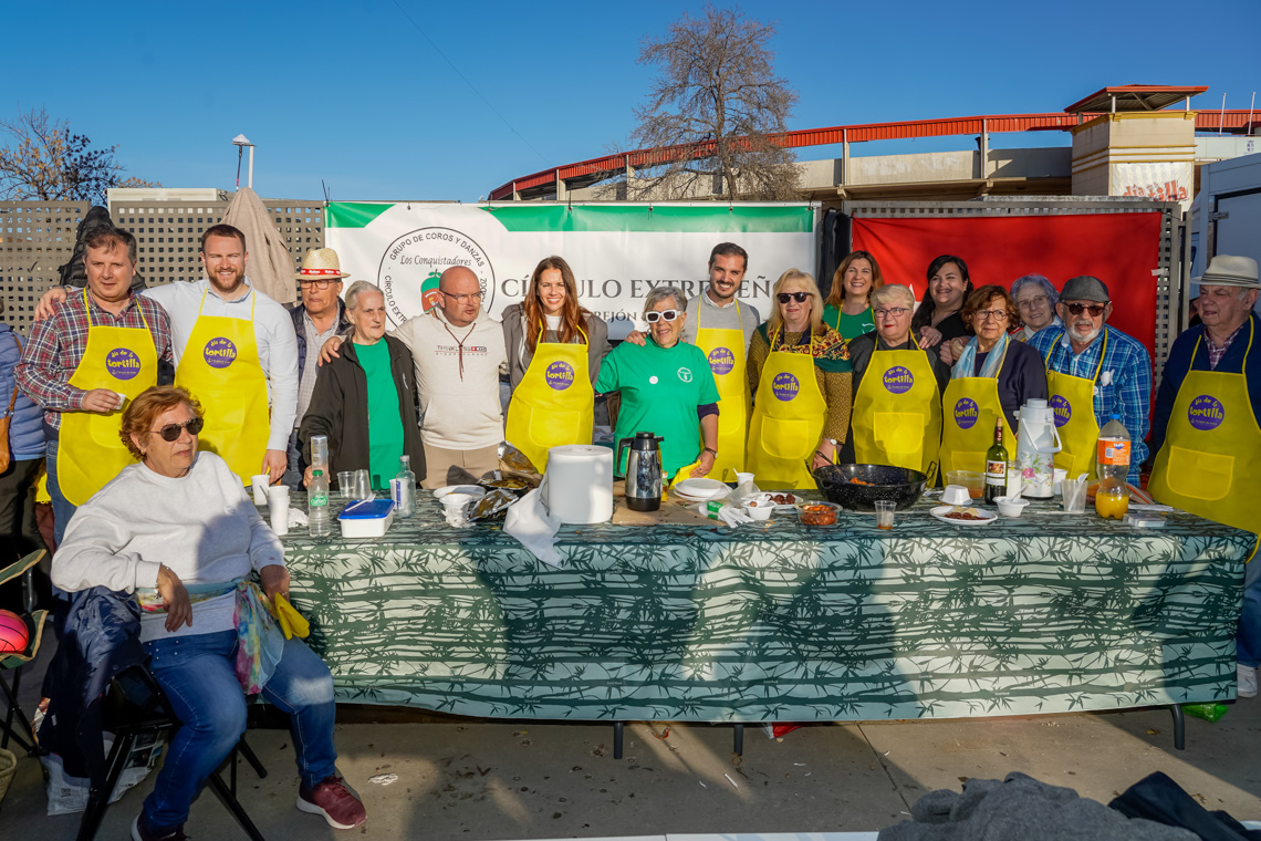 Masiva participación de los torrejoneros en el Día de la Tortilla - Asociaciones
