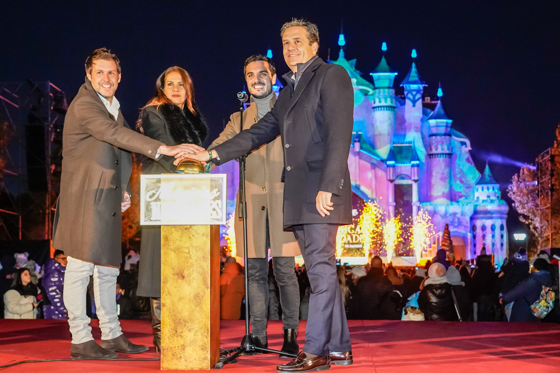 El alcalde, Alejandro Navarro Prieto, la concejala de Igualdad y Festejos, María Eugenia Gil, y el director del parque, Rafael González, dando inicio a la inauguración oficial con la tradicional cuenta atrás El alcalde, Alejandro Navarro Prieto, la concejala de Igualdad y Festejos, María Eugenia Gil, y el director del parque, Rafael González, dando inicio a la inauguración oficial con la tradicional cuenta atrás