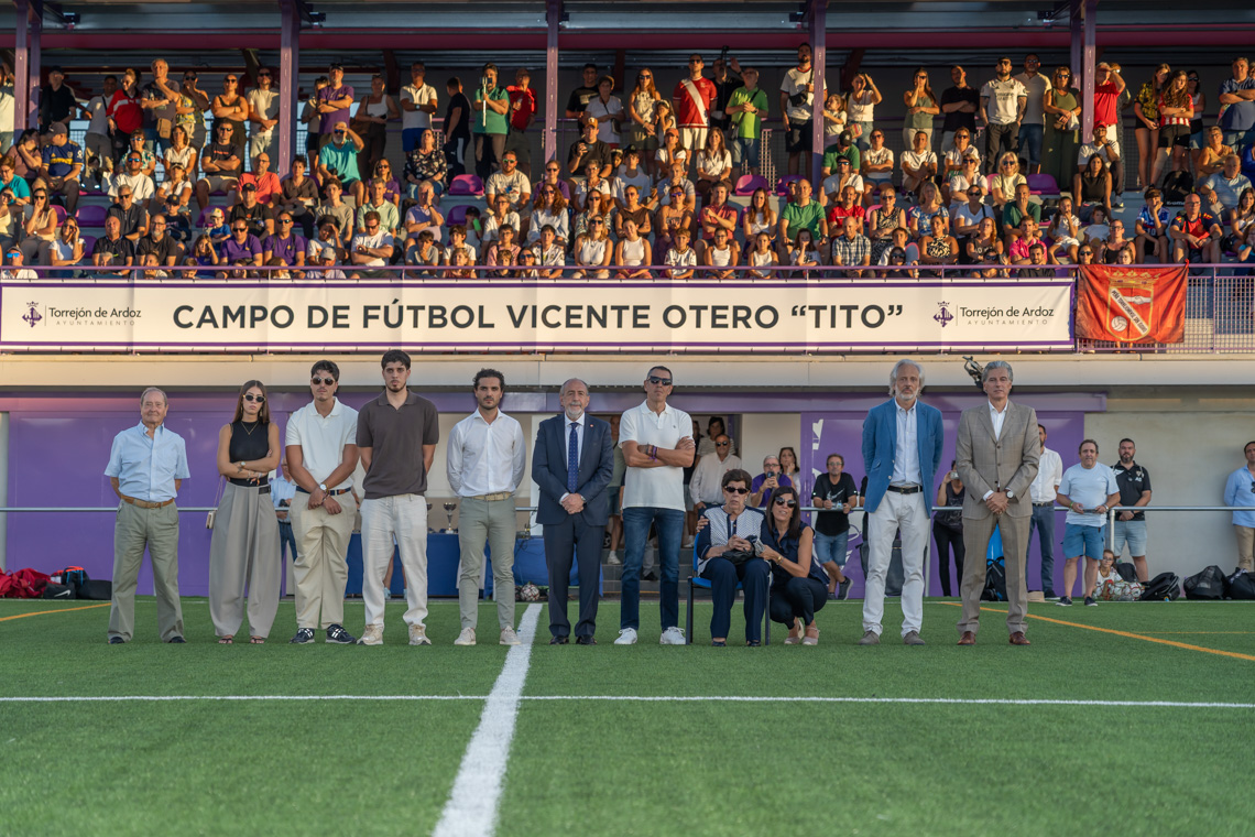 Torrejón de Ardoz rinde homenaje con la inauguración del nuevo campo de fútbol Vicente Otero “Tito”