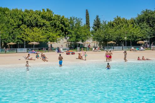 Torrejón de Ardoz cuenta con la única Piscina de Olas municipal de España  situada en el Complejo Deportivo Juan Antonio Samaranch
