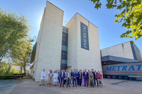 El alcalde, Alejandro Navarro Prieto; el primer teniente de alcalde, Víctor Miranda; los gerentes de Phergal, José Elvira Gálvez y María del Pino Navarro, y algunos de sus trabajadores