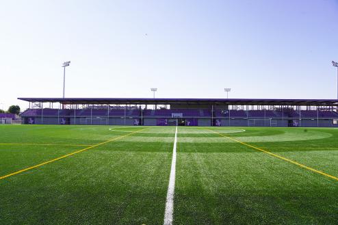 El nuevo campo de fútbol está situado junto al Pabellón Javi Limones