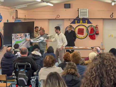 El alcalde se reunió de nuevo con los vecinos del barrio El Castillo