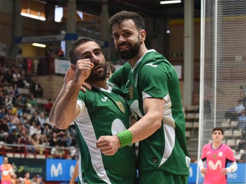 Cecilio y Raya celebrando un gol esta temporada