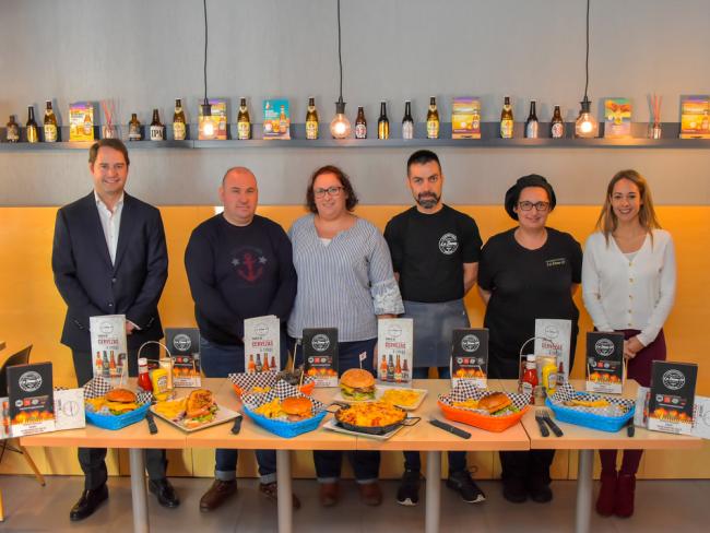 Hamburguesería La Demo,17” 