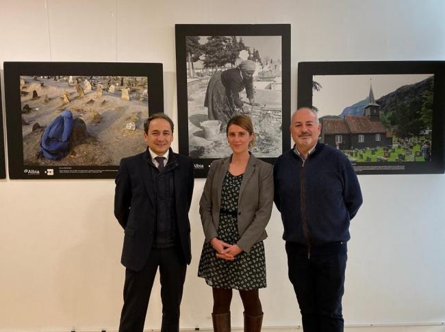 La Caja del Arte acoge la exposición de fotografía “Las mil caras del luto”, un recorrido por las tradiciones y la cultura funeraria en el mundo 