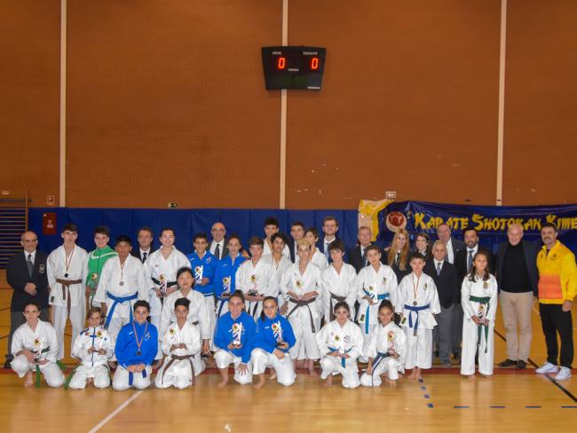 El Club Kárate Torrejón organizó su Torneo de Navidad en el que participaron cerca de 200 deportistas 