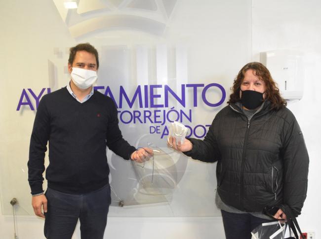 El Ayuntamiento aporta más material de protección a los comerciantes de Torrejón de Ardoz