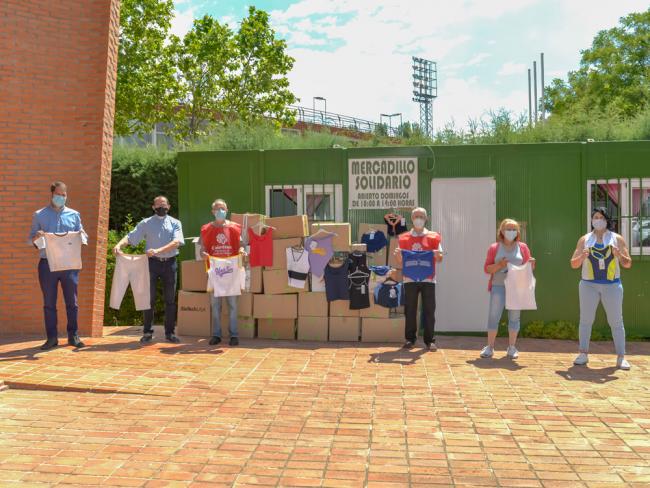 Mercadillo solidario de Cáritas 