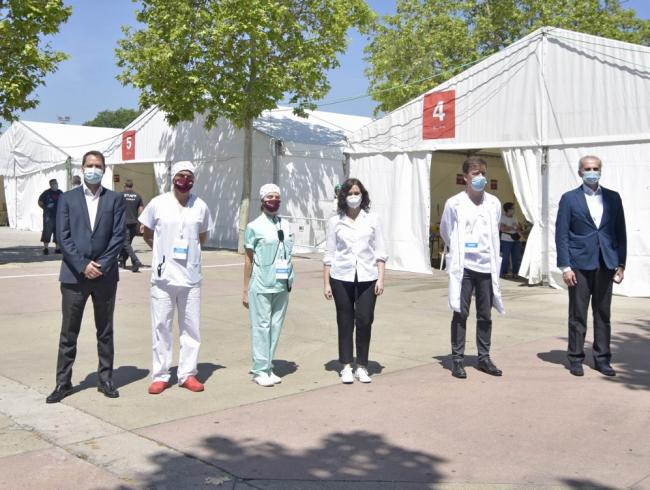 La presidenta de la Comunidad de Madrid, Isabel Díaz Ayuso, durante su visita a Torrejón de Ardoz
