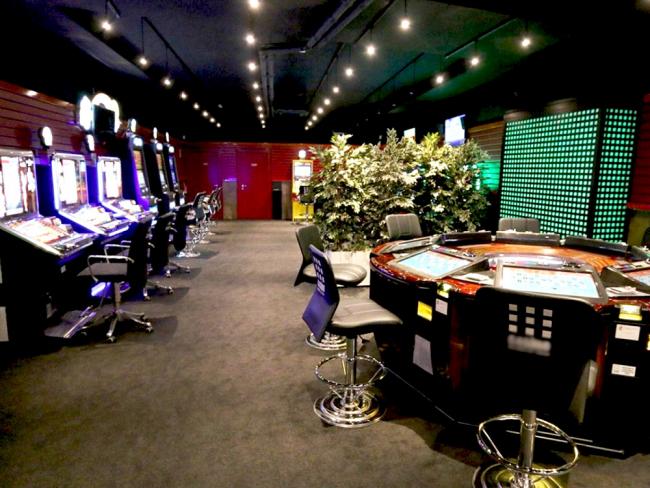 El Pleno municipal de Torrejón de Ardoz aprueba unánimemente incrementar a 2 kilómetros la distancia mínima entre las nuevas casas de apuestas, con el fin de evitar su proliferación en la ciudad 