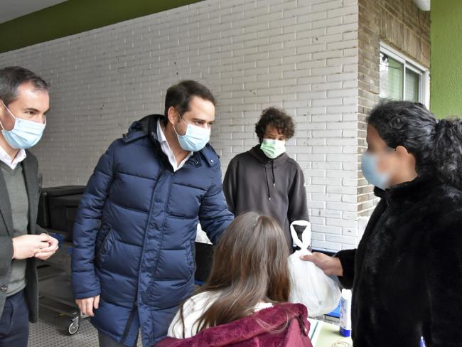 Comedor escolar gratuito durante la Navidad para menores de familias vulnerables 