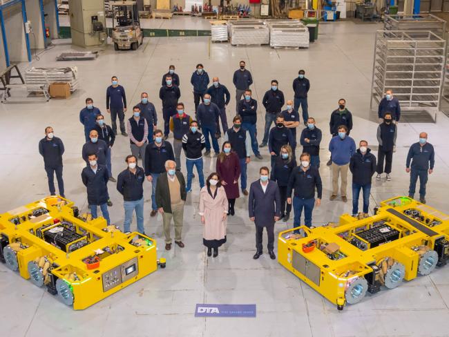 La presidenta de la Comunidad de Madrid y el alcalde de Torrejón visitaron DTA, primera empresa a nivel mundial especializada en el diseño y fabricación de sistemas de transporte industrial de gran tonelaje