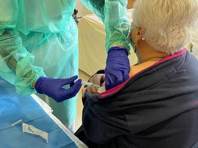 La Comunidad de Madrid vacunará frente a la COVID-19 a población general de 70 a 74 años en el Hospital Universitario de Torrejón de Ardoz desde el próximo martes 27 de abril