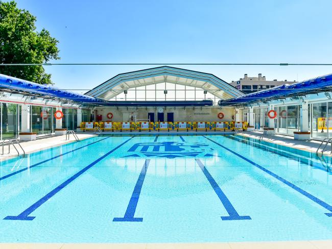 Disfruta de las piscinas municipales de Torrejón de Ardoz, con cita previa a través de la web https://aytotorrejon.deporsite.net