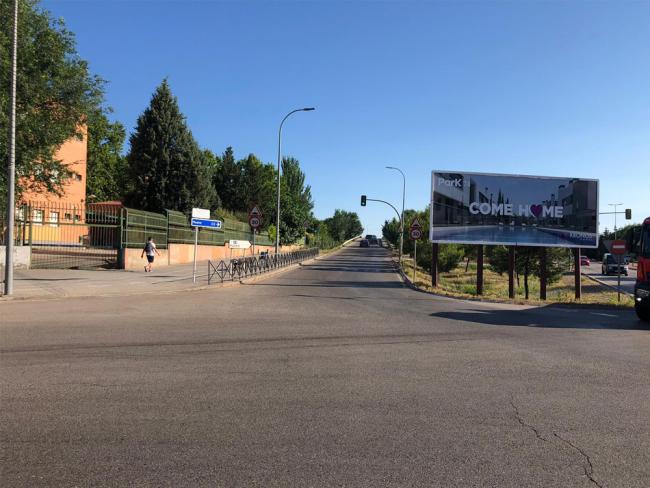 El Pleno municipal, a propuesta del alcalde, Ignacio Vázquez, aprueba por unanimidad instar al Ministerio de Transportes a construir una acera peatonal en el Puente de la Carretera de la Base que conecte el casco urbano con el Polígono Casablanca