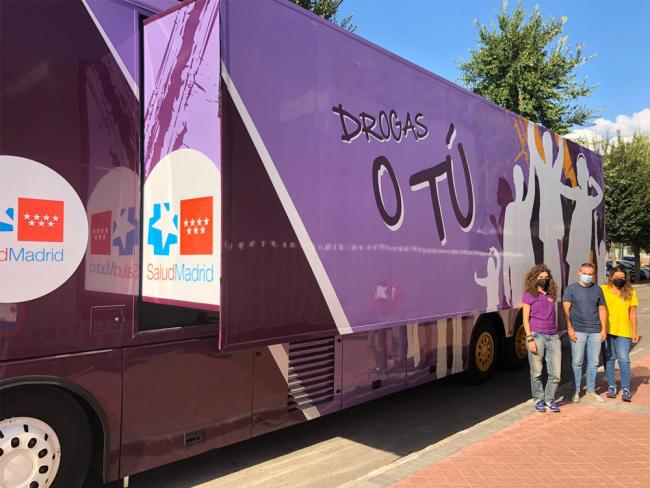 El autobús ‘Drogas o Tú’ informa a los jóvenes de Torrejón de Ardoz sobre las consecuencias de las adicciones 