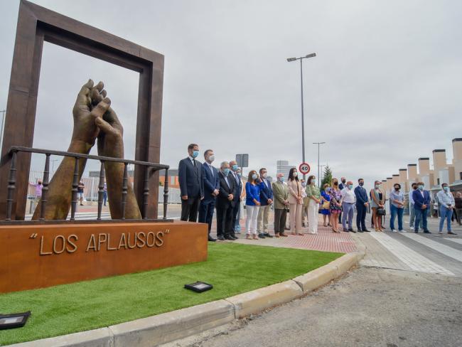 Conjunto escultórico los aplausos