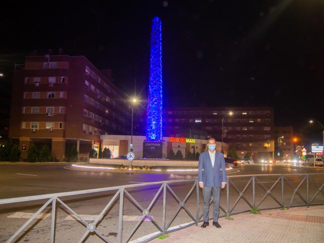 El Ayuntamiento mejora la iluminación de 5 importantes rotondas situadas a lo largo de la avenida de la Constitución para aumentar la seguridad vial