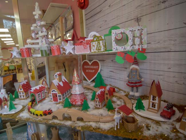 Hasta el próximo 30 de noviembre permanecerá abierto el periodo de inscripción para participar en el concurso "Decoración navideña de escaparates, fachadas y calles del comercio minorista de Torrejón de Ardoz" 