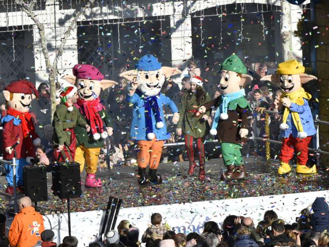 Este viernes 31 de diciembre a mediodía, en el Parque de la Navidad de España, celebramos con las Guachicampanadas el cambio de año en compañía de los Guachis