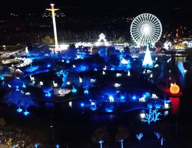 Los torrejoneros pueden reservar sus invitaciones para visitar el Parque Mágicas Navidades hoy jueves 23, el sábado 25 y el domingo 26 de diciembre a través de la web entradasmagicasnavidades.com. Se recuerda que el viernes 24 de diciembre el parque perma