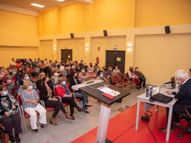 La “Asociación de Mujeres de Torrejón Ada Byron” organizó un encuentro sobre el cuidado de la salud mental