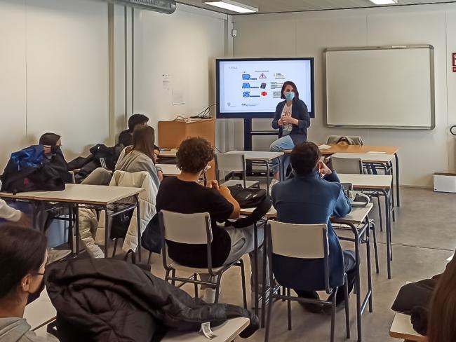 El Hospital Universitario de Torrejón de Ardoz forma en primeros auxilios a alumnos del IES Juan Bautista Monegro