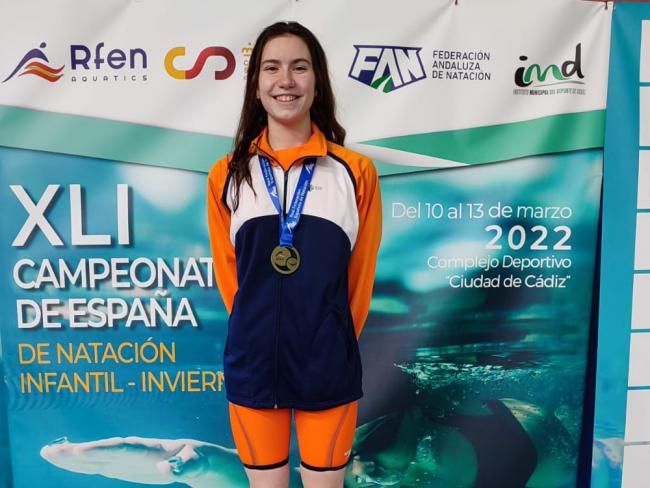 La torrejonera, Jimena Ruiz, destaca en el Campeonato de España de natación infantil de invierno logrando tres medallas de oro y una de bronce
