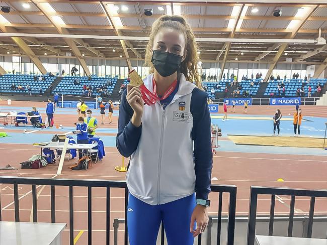La torrejonera Andrea Moreno, campeona de Madrid de atletismo de 800 metros en categoría sub-20 