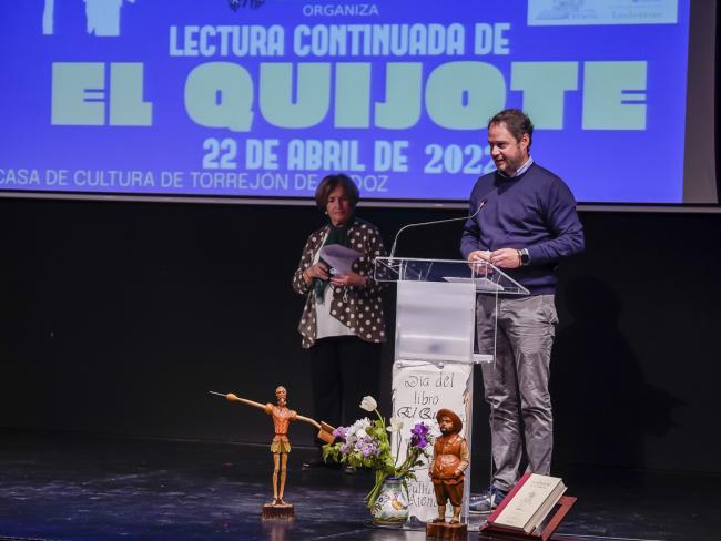 Torrejón de Ardoz rinde homenaje a Miguel de Cervantes y celebra el Día Mundial del Libro con la tradicional lectura de “El Quijote” organizada por la Asociación Cultural Atenea 