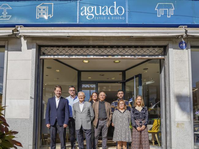 “Muebles Aguado”