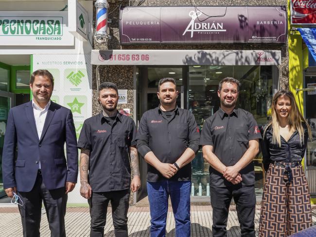 “Adrián Peluqueros”