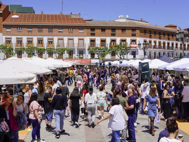 Éxito rotundo de “Saborea Torrejón” que ha dejado un gran sabor de boca durante este fin de semana en la Plaza Mayor, donde se pudo disfrutar de una gran variedad de tapas